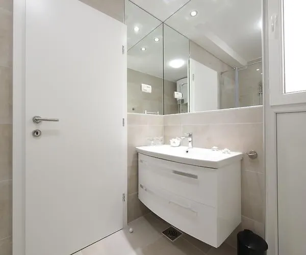 Πανσιόν Luxury