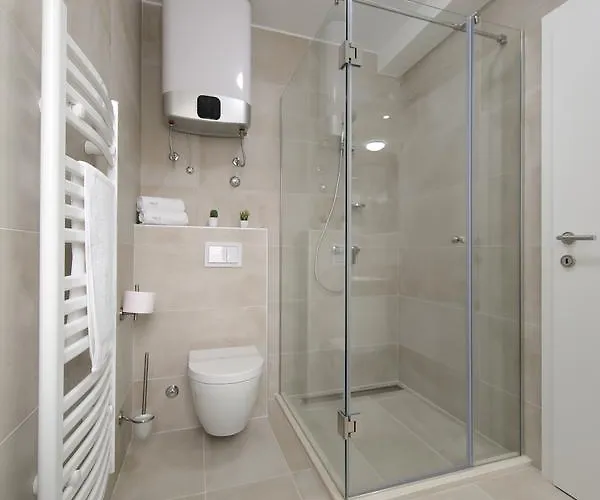 ゲストハウス Luxury 4*